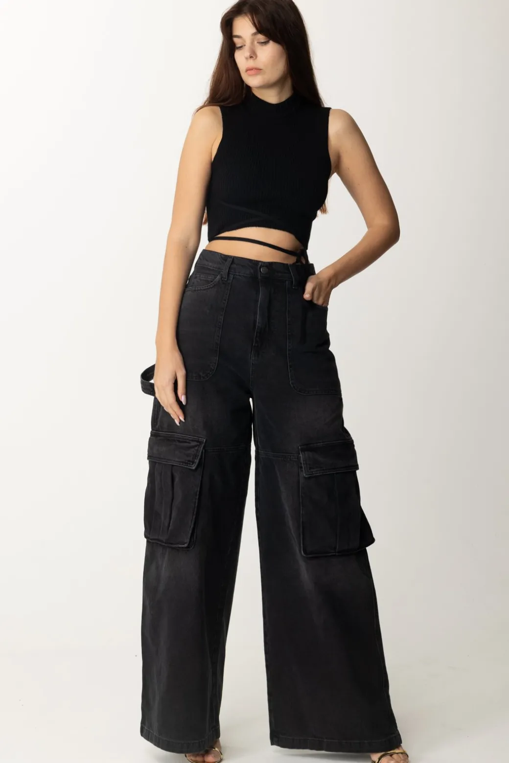 Donna Aniye By Top Crop con Criss-cross Jenna