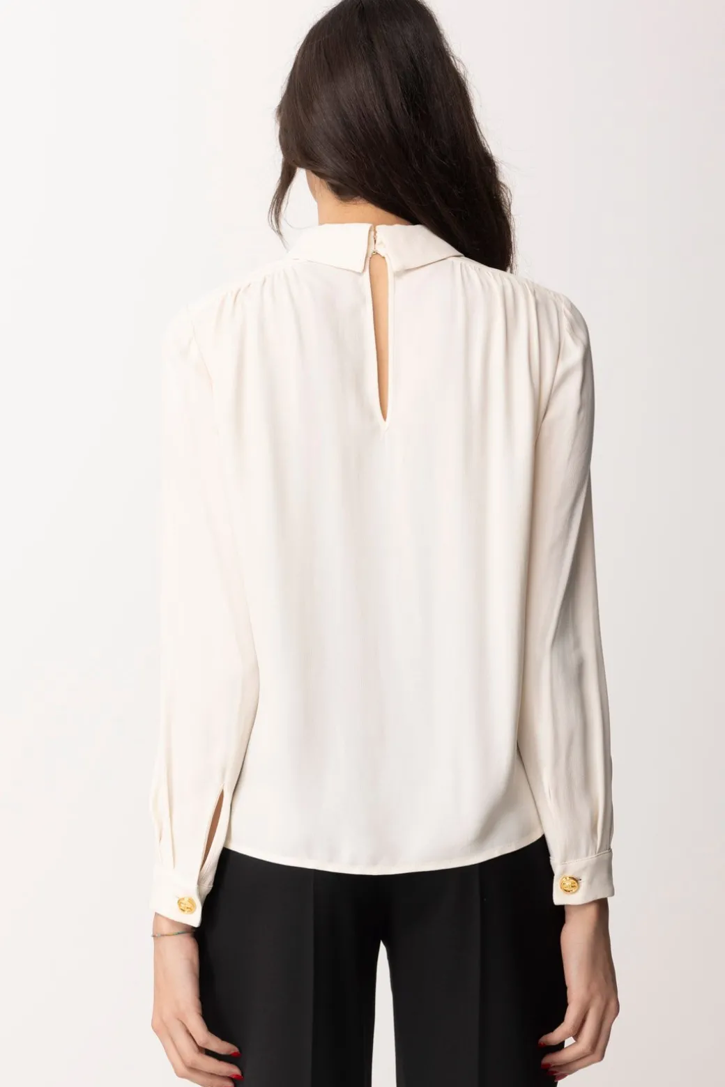 Donna Elisabetta Franchi Camicia con Accessorio Al Collo e Scollo Sul Retro