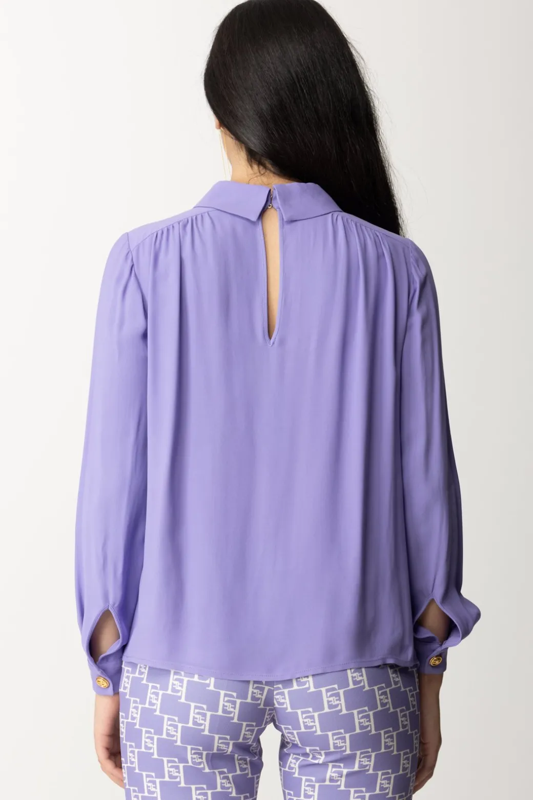 Donna Elisabetta Franchi Camicia con Accessorio Al Collo e Scollo Sul Retro
