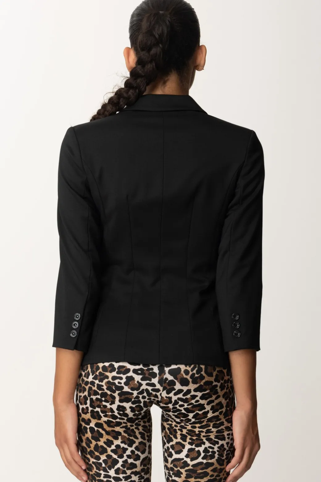 elisabetta_franchi_giacca_in_fresco_lana_con_maniche_a_nero_4.webp Donna Elisabetta Franchi Giacca In Fresco Lana con Maniche a 3/4