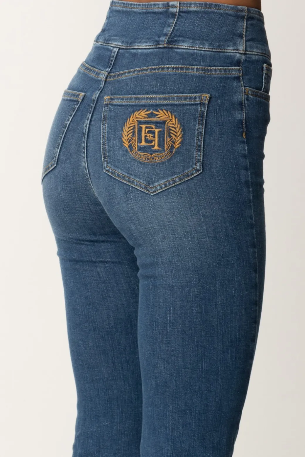 elisabetta_franchi_jeans_a_zampa_con_bottoniera_centraleblue_denim_4.webp Donna Elisabetta Franchi Jeans a Zampa con Bottoniera Centrale