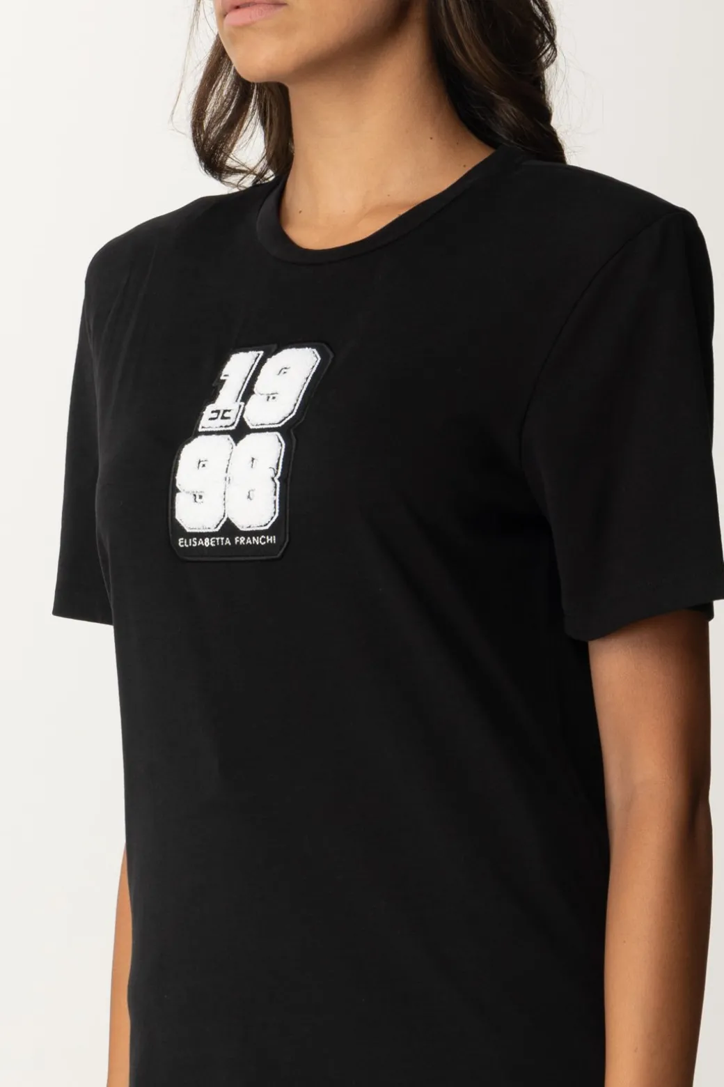 elisabetta_franchi_tshirt_con_patch_nero_3.webp Donna Elisabetta Franchi T-shirt con Patch 1998