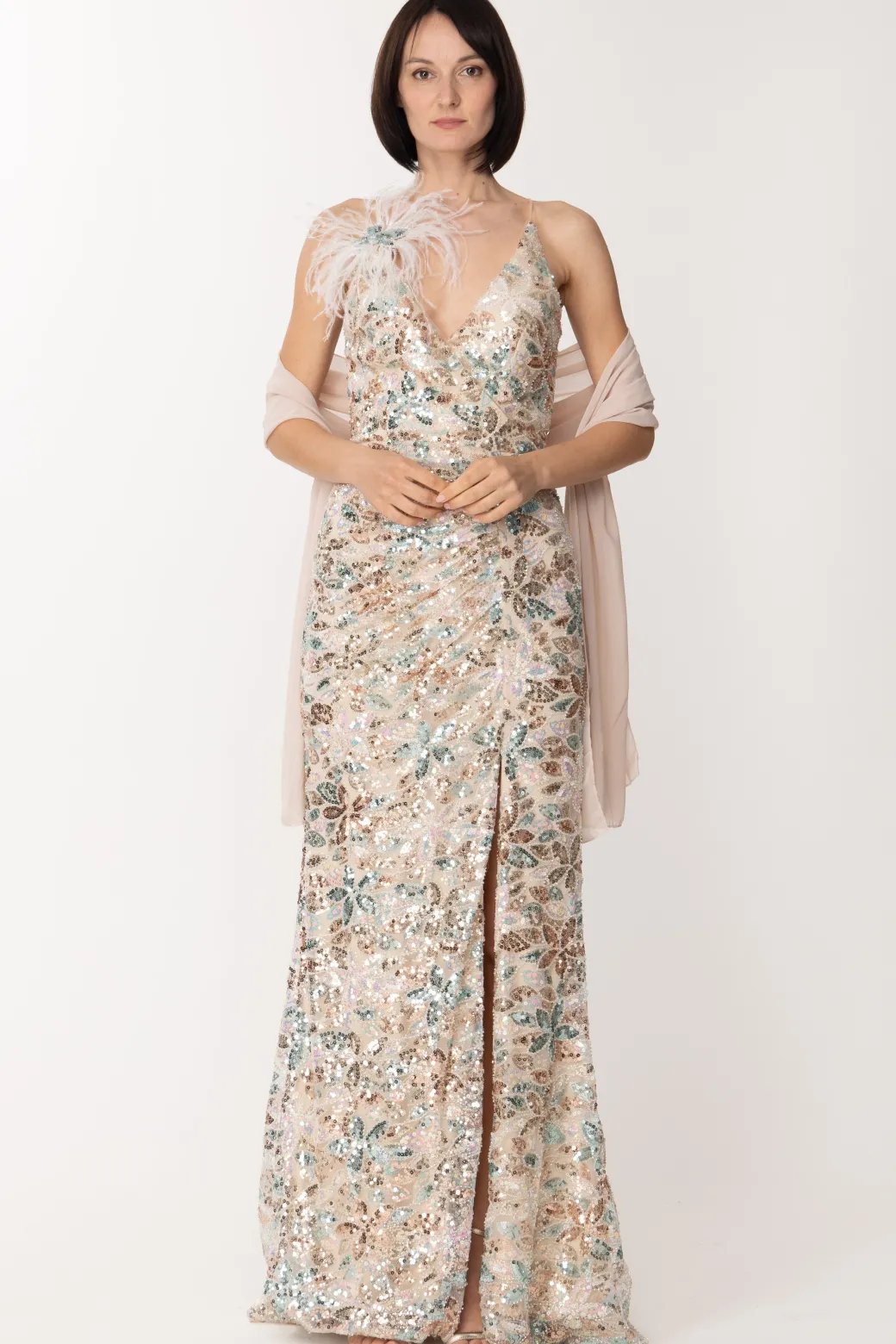 Donna Fabiana Ferri Abito Lungo con Paillettes e Accessorio Di Piume