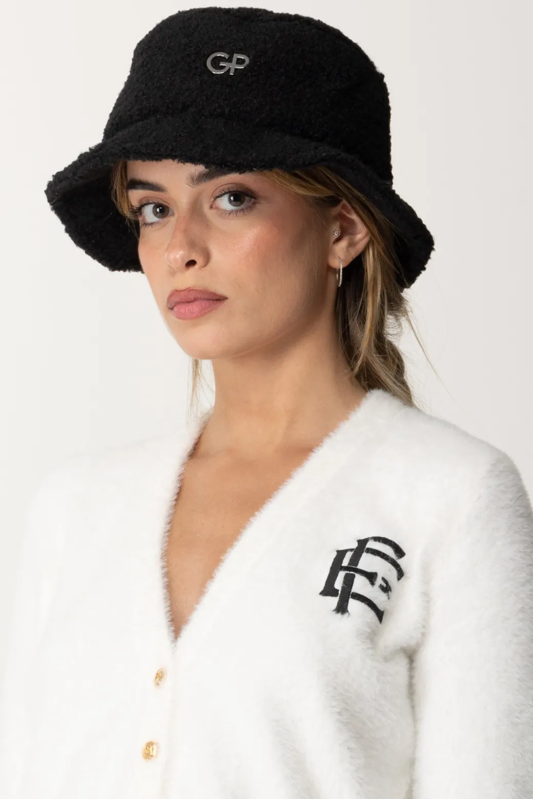 Donna Gaëlle Paris Cappello Pescatora con Logo Metallico