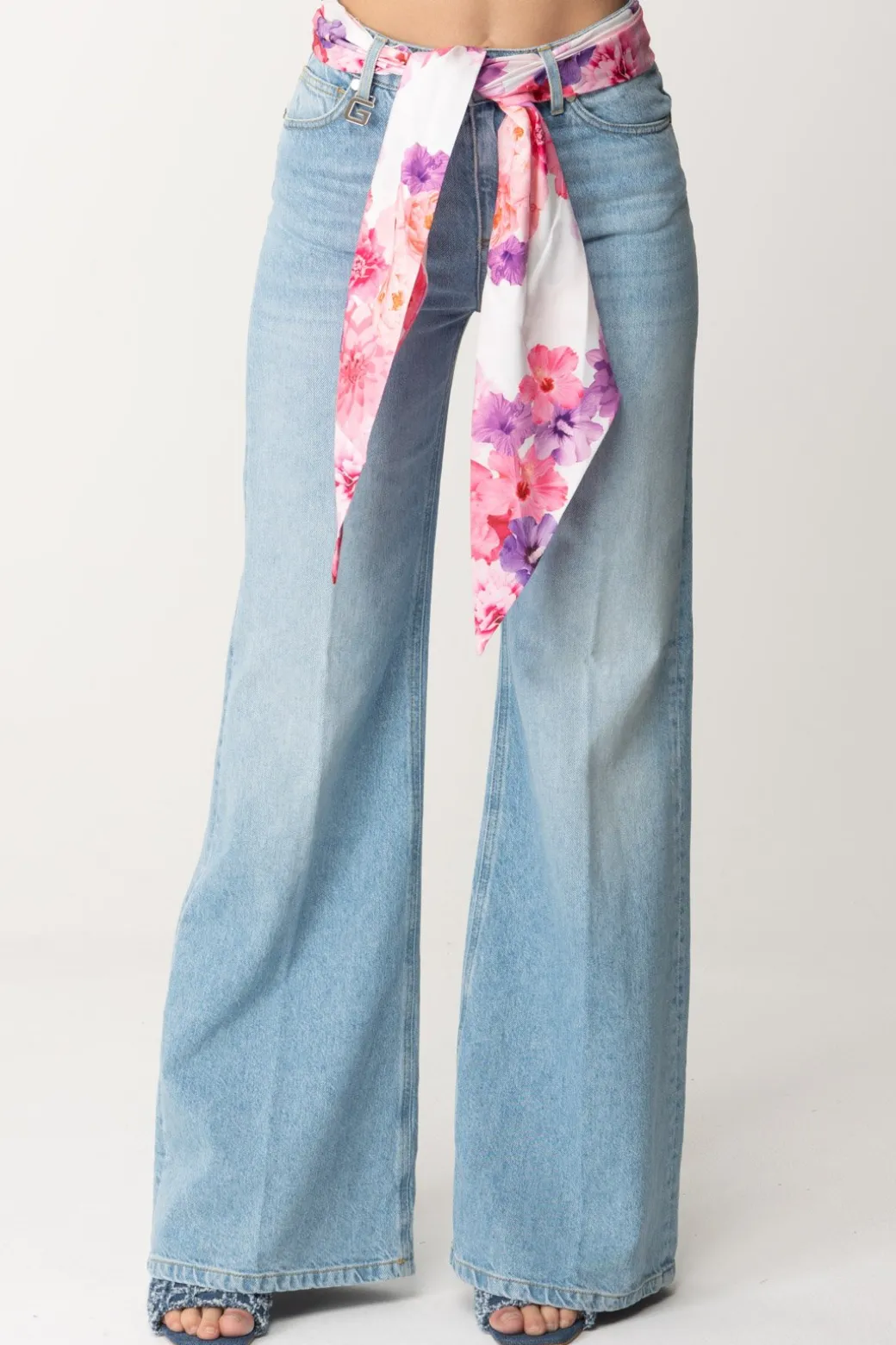 Donna Gaëlle Paris Jeans a Palazzo con Fusciacca Floreale