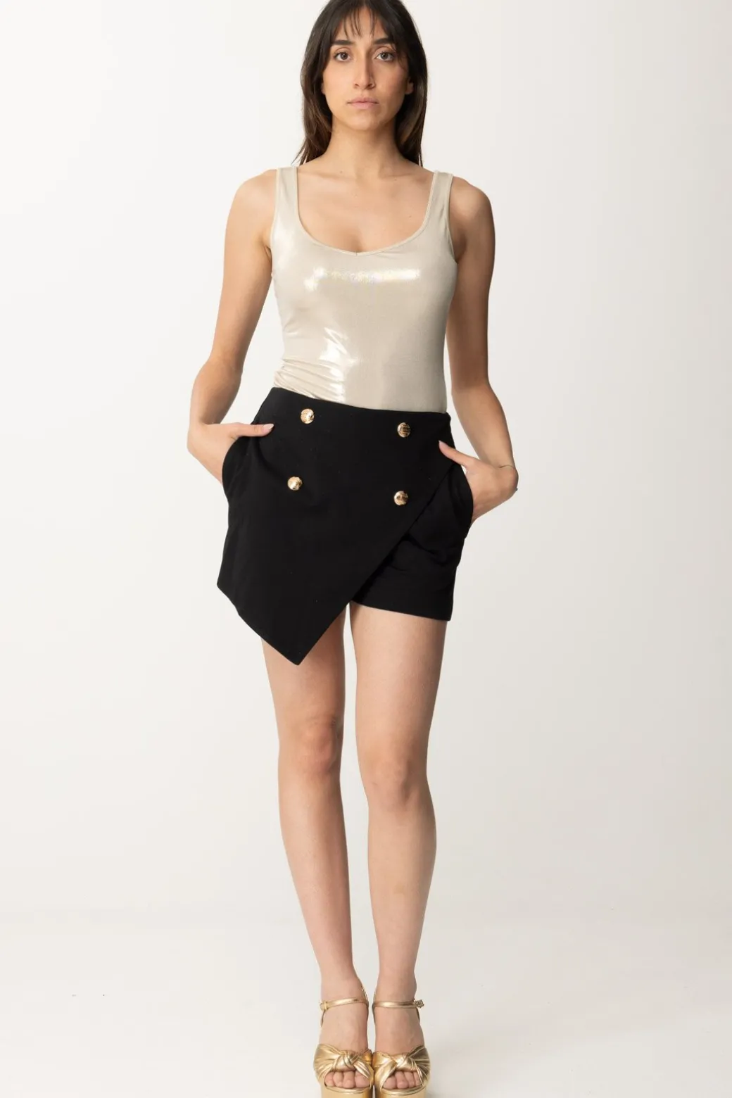 Donna Gaëlle Paris Skort con Bottoni Gold