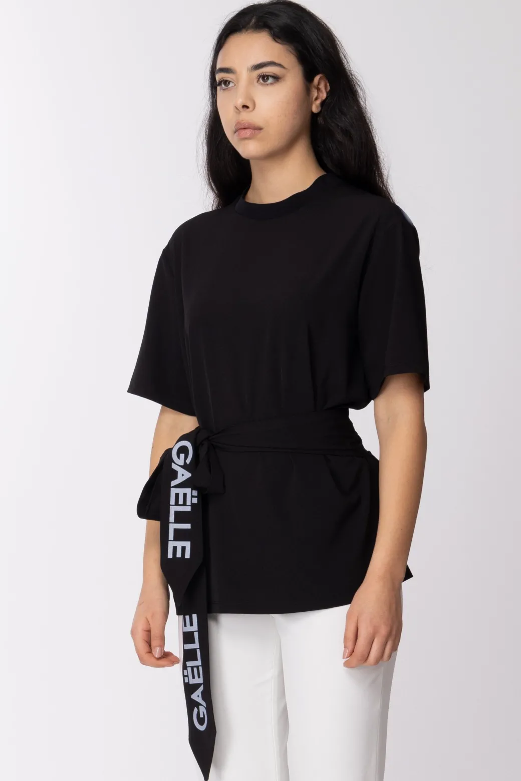 Donna Gaëlle Paris T-shirt con Fusciacca Logata
