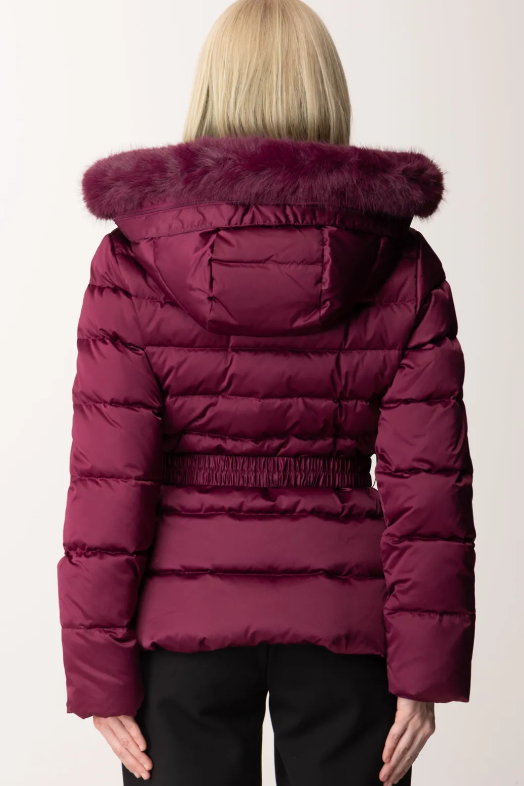 marciano_by_guess_piumino_con_cappuccio_e_cintura_jastinvintage_raspberry_mu_4.webp Donna Marciano By Guess Piumino con Cappuccio e Cintura Jastin