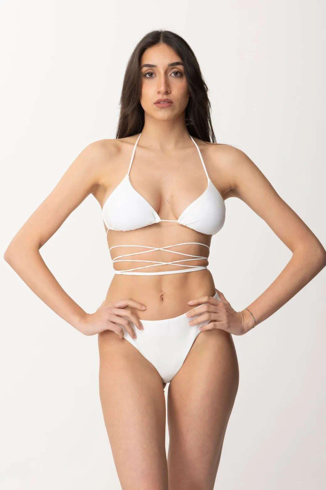Donna Me Fui Bikini con Intreccio