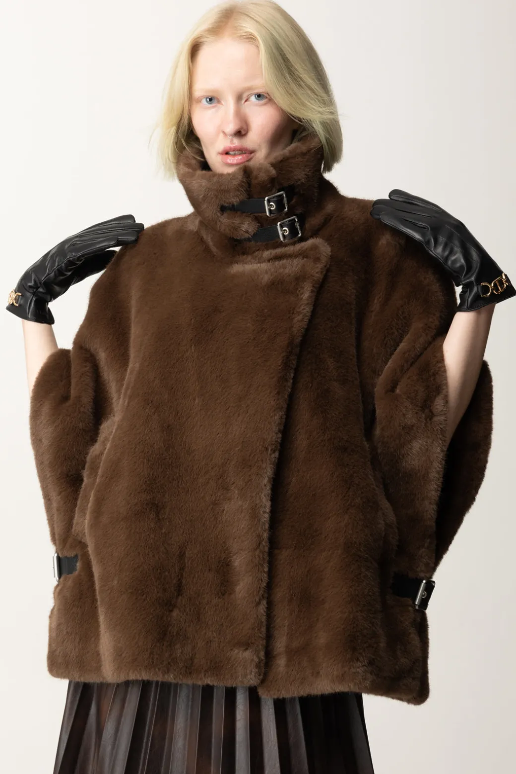 Donna Pinko Cappottino a Cappa Similpelliccia Visone