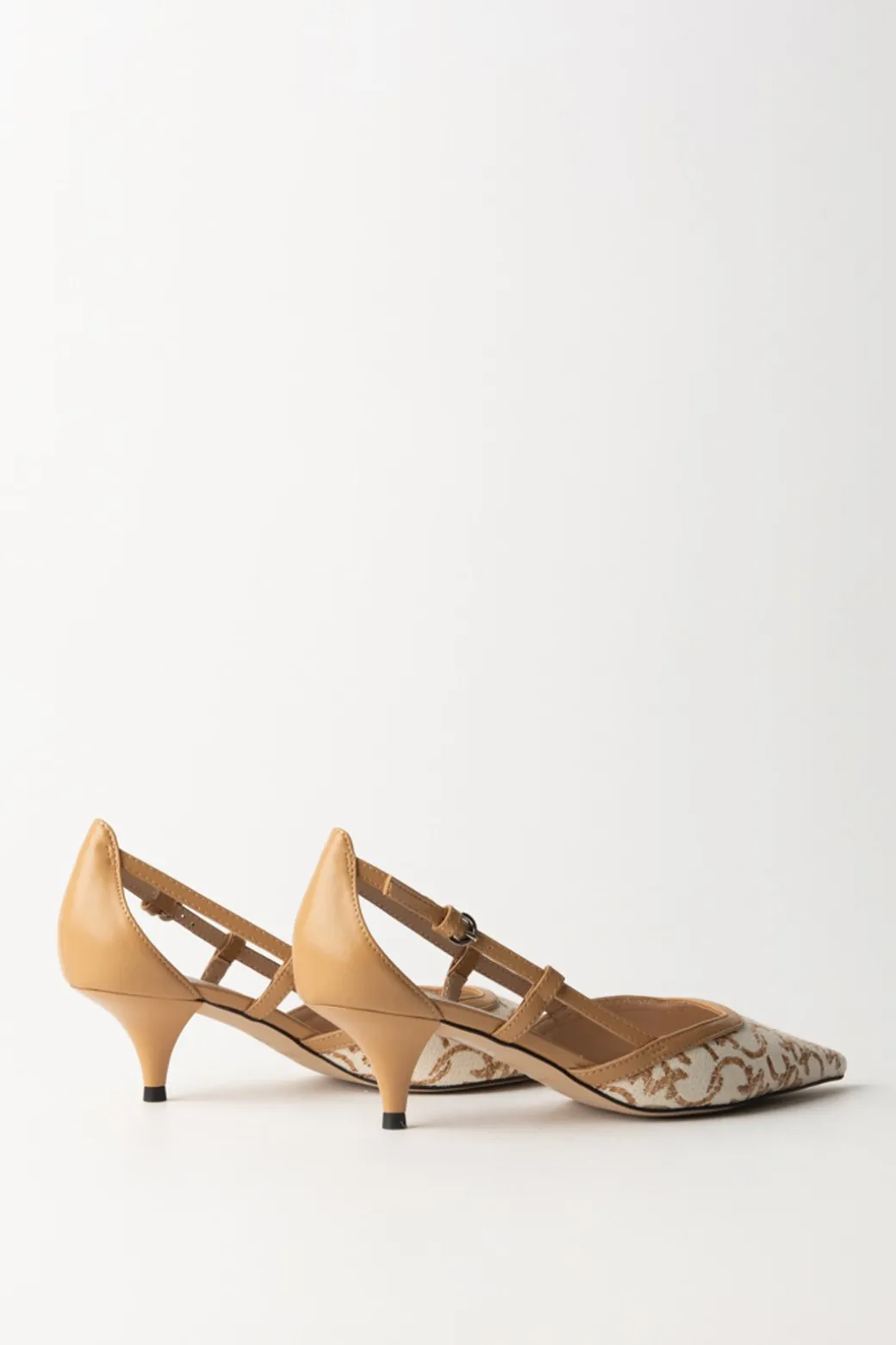 Donna Pinko Decolletes Cut-out e Punta Stampa Logo