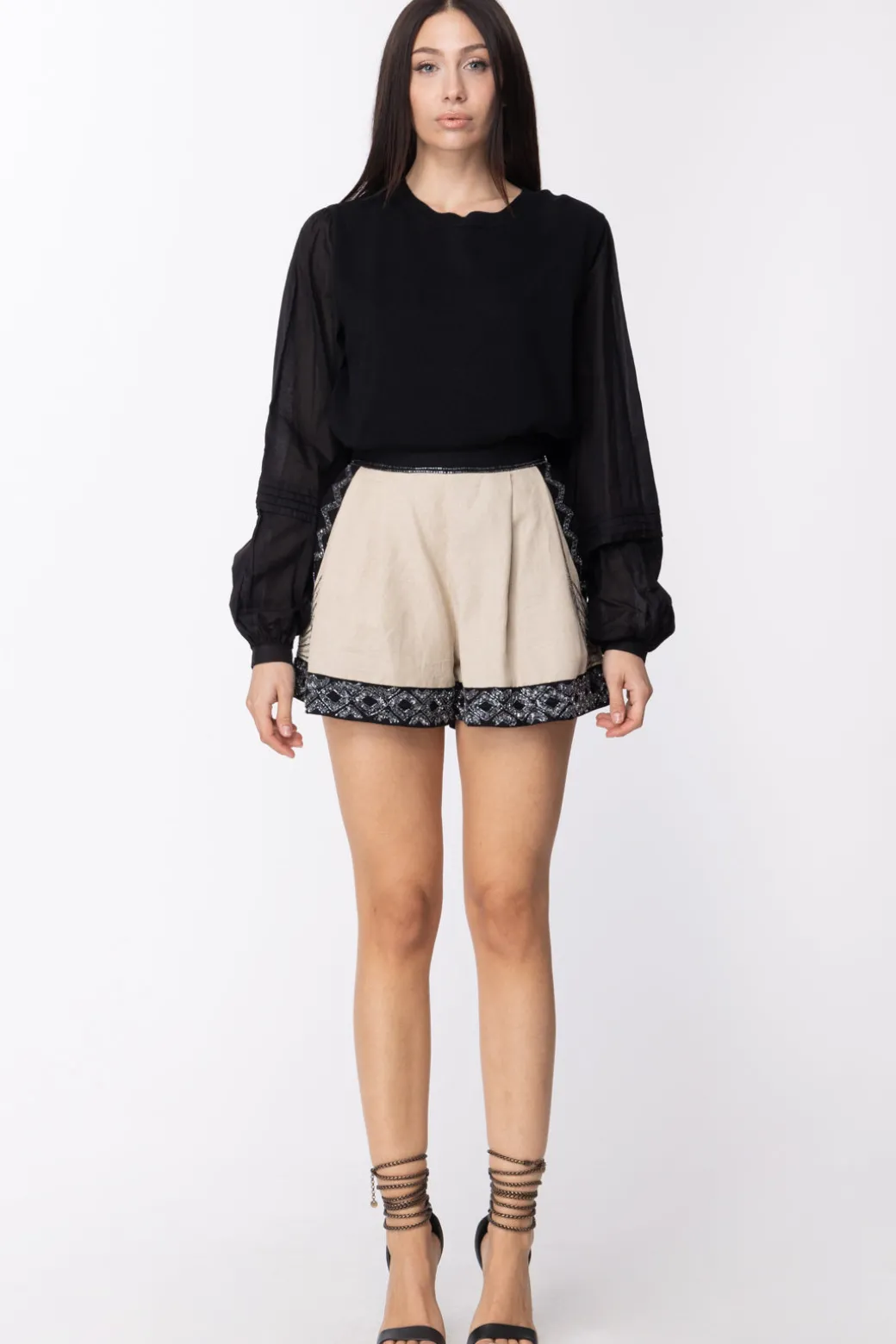 Donna Twin-set Shorts con Orli Ricamati