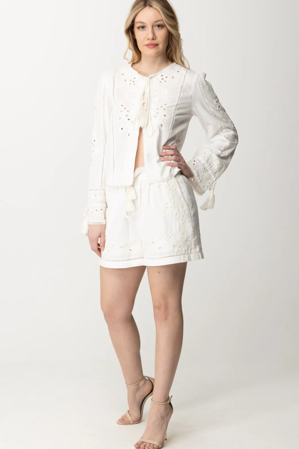 Donna Twin-set Shorts con Ricami e Coulisse